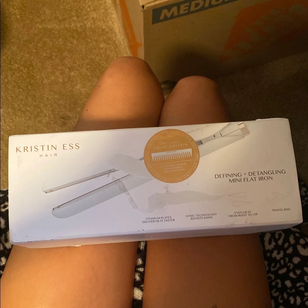 Kristin ess mini flat iron